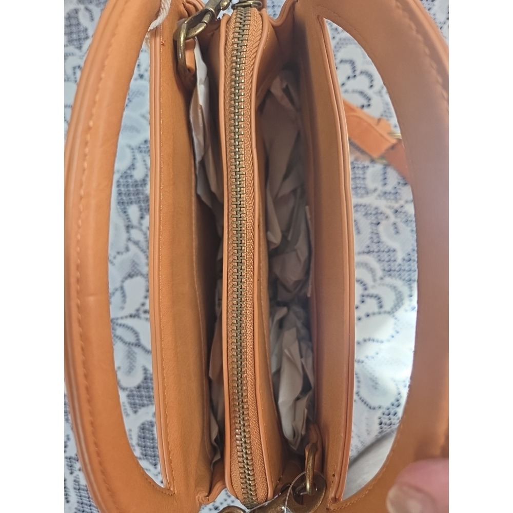 Universal Thread Crossbody Bag Cognac Round Woven Purse Adjustable Strap NWT - Picture 6 of 10